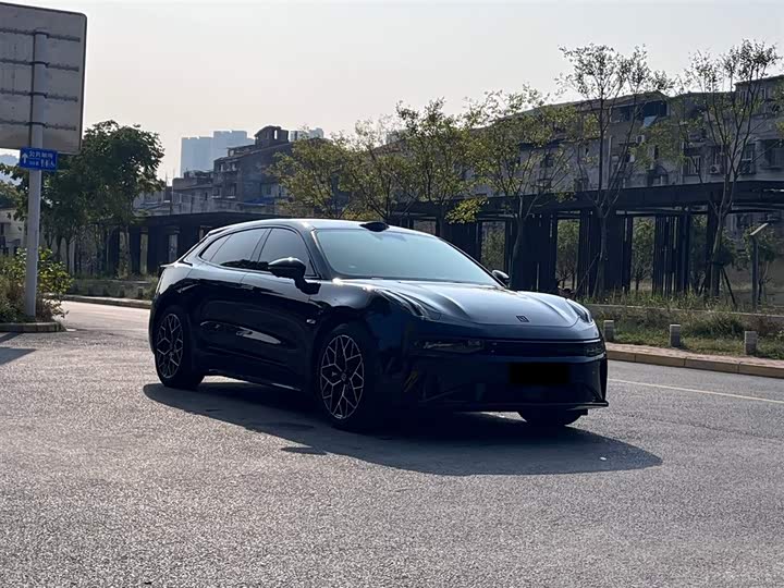 Фото 2 - Zeekr 001