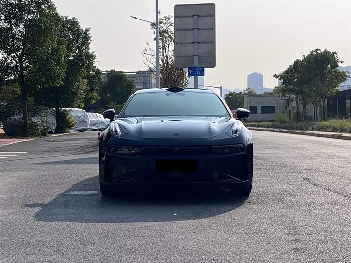 Фото 3 - Zeekr 001