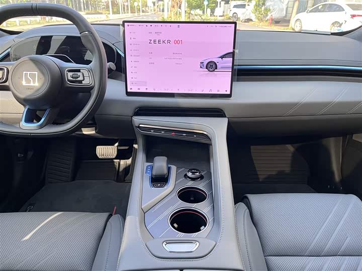 Фото 7 - Zeekr 001