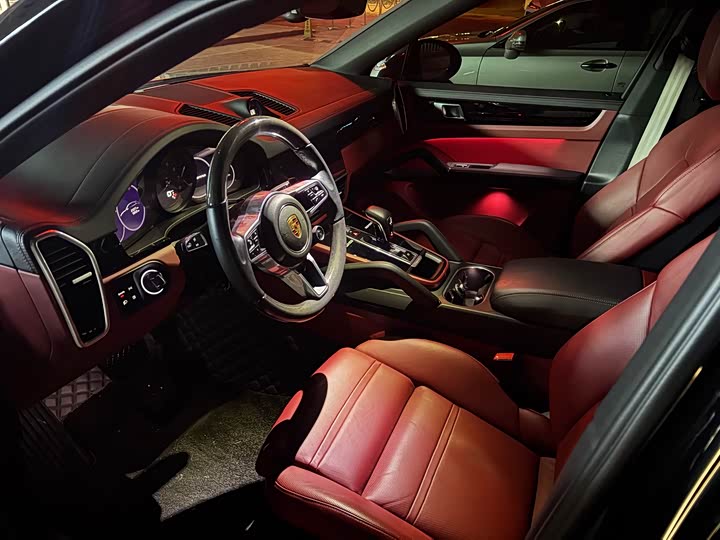 Фото 2 - Porsche Cayenne