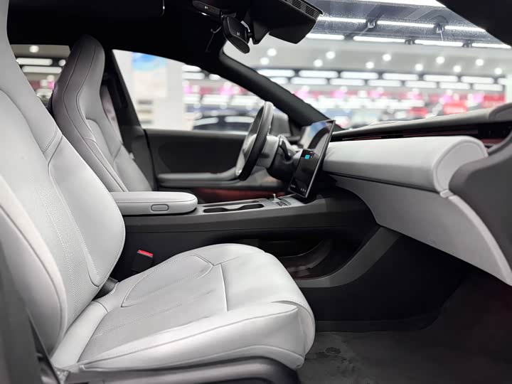 Фото 4 - Nio ET5T