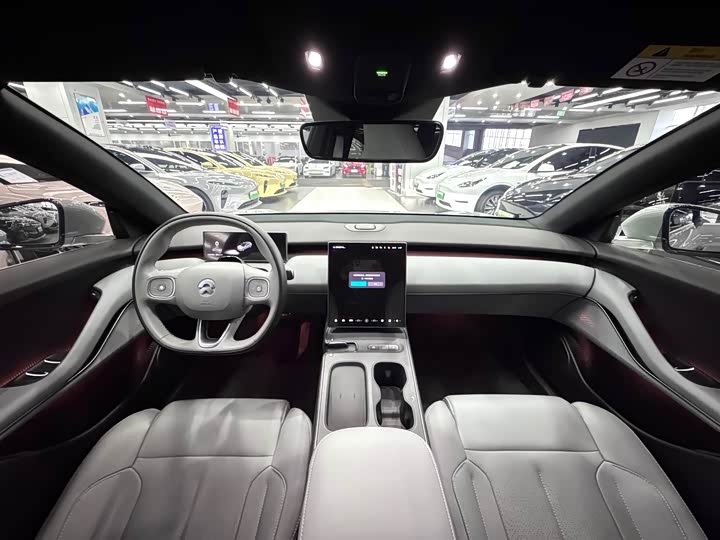 Фото 6 - Nio ET5T