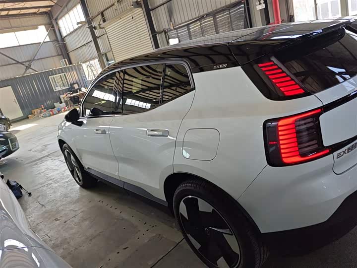 Фото 5 - Volvo EX30