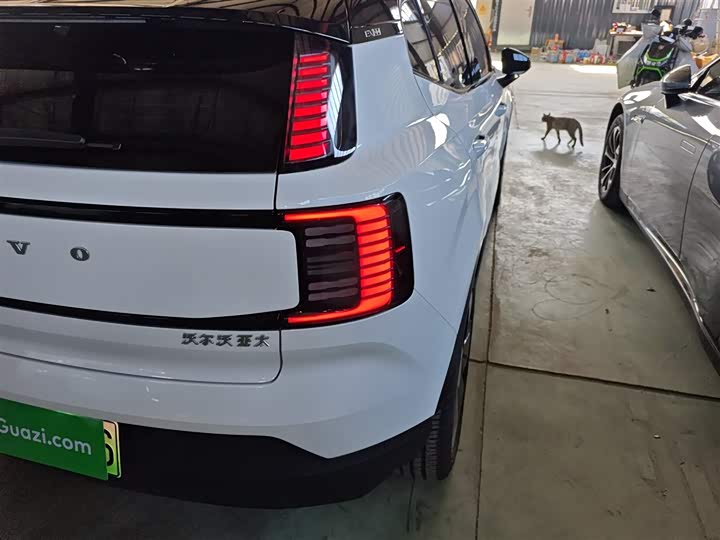 Фото 8 - Volvo EX30