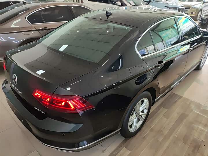 Фото 7 - Volkswagen Magotan