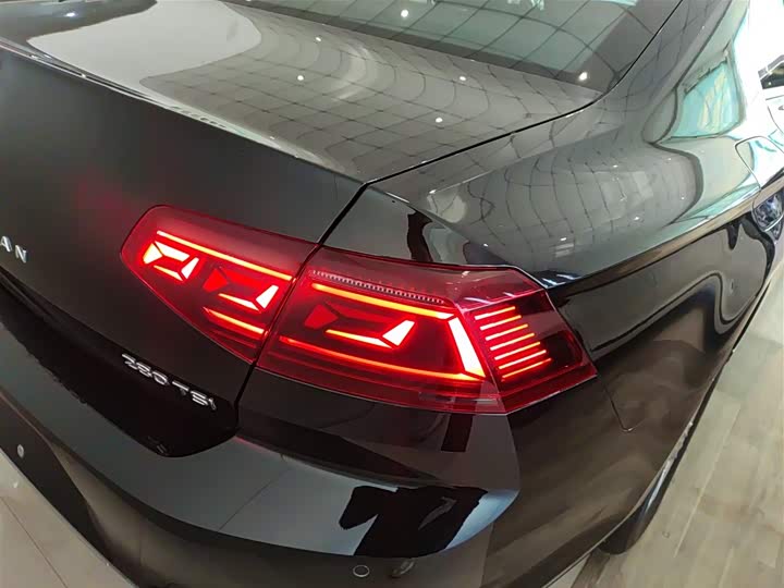 Фото 8 - Volkswagen Magotan