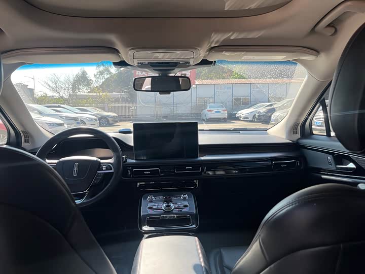 Фото 4 - Lincoln Nautilus