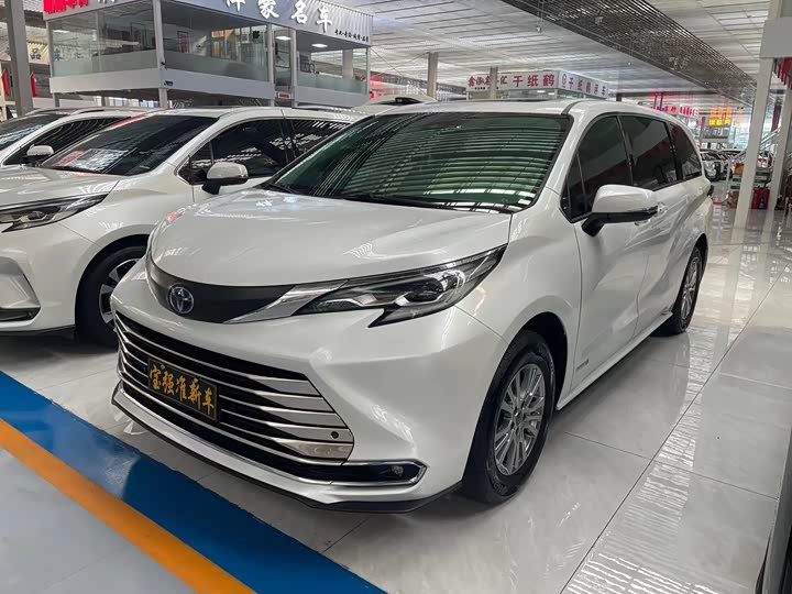 Фото 2 - Toyota Sienna