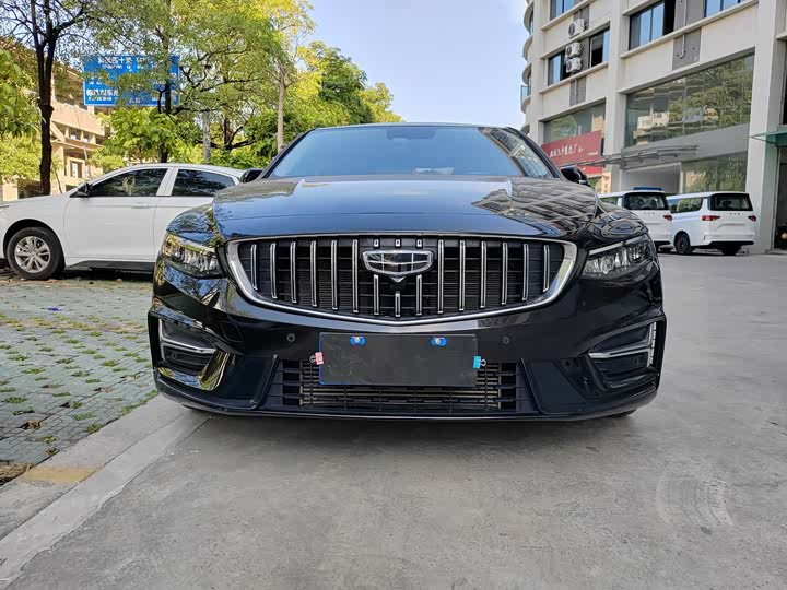 Фото 2 - Geely Preface