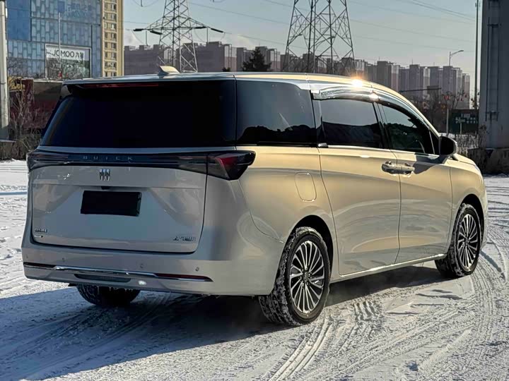 Фото 5 - Buick GL8 Hybrid