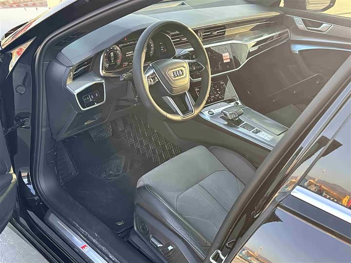 Фото 4 - Audi A6L