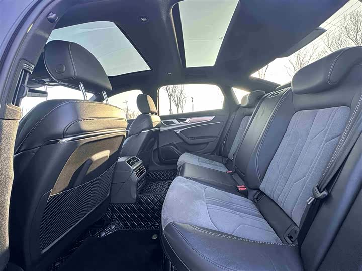 Фото 5 - Audi A6L