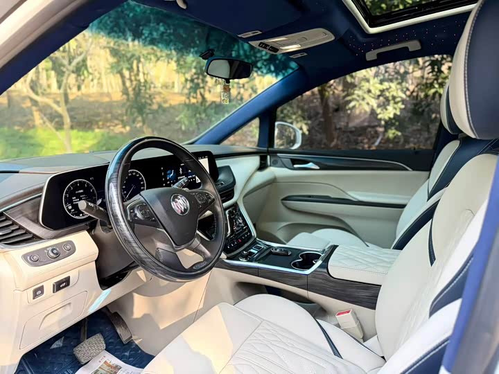 Фото 4 - Buick GL8 ES