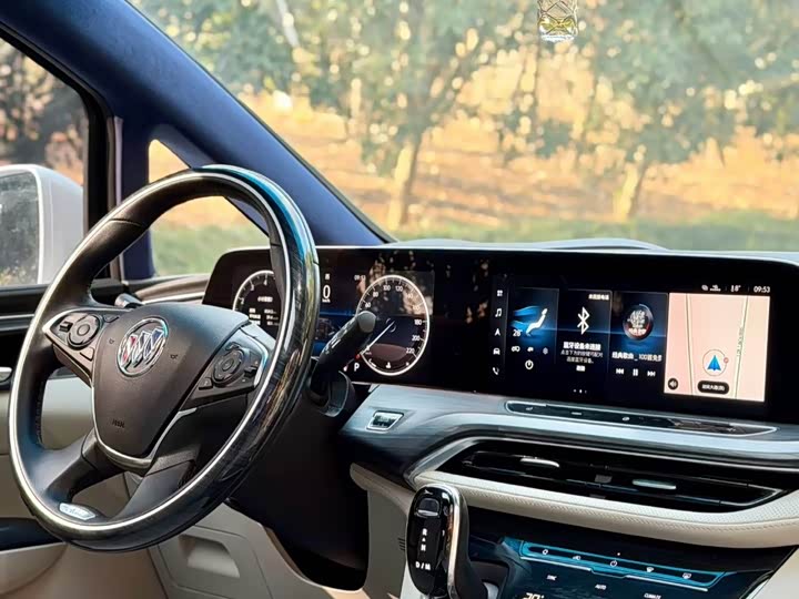 Фото 7 - Buick GL8 ES