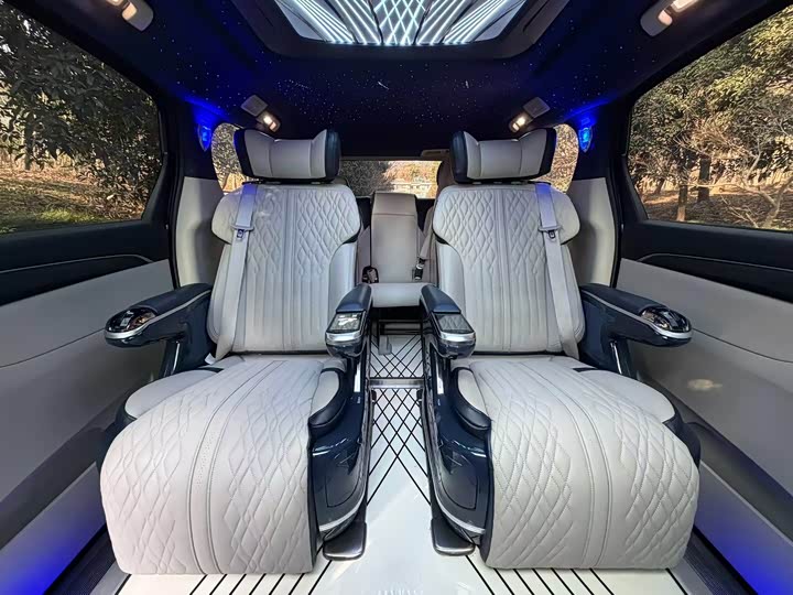 Фото 9 - Buick GL8 ES