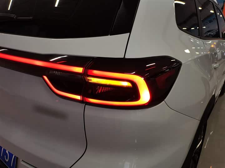 Фото 8 - Chery Tiggo 8