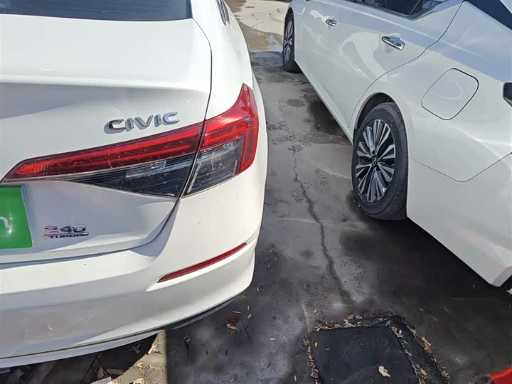 Фото 8 - Honda Civic