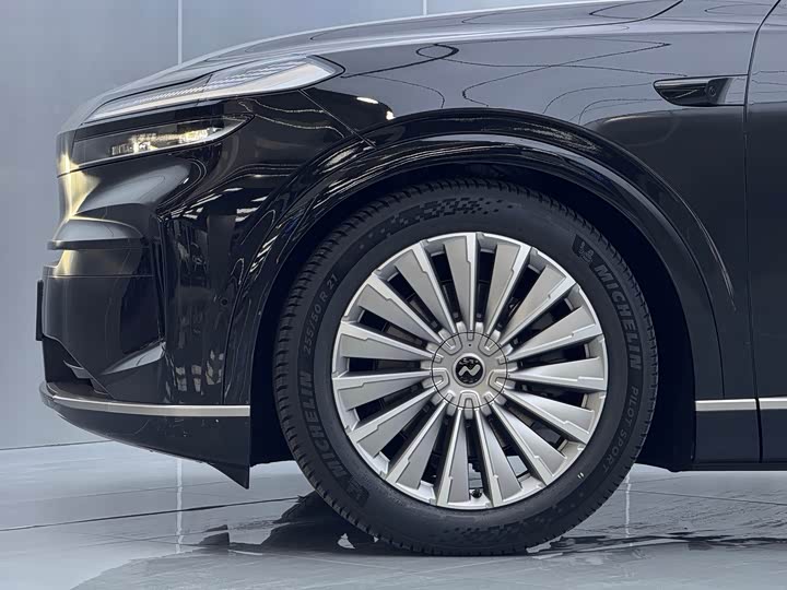 Фото 4 - Nio Onvo L90