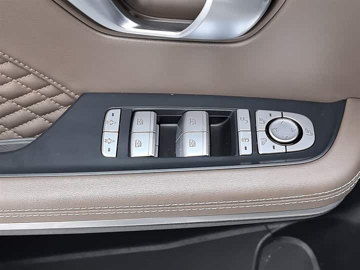 Фото 9 - BYD Han