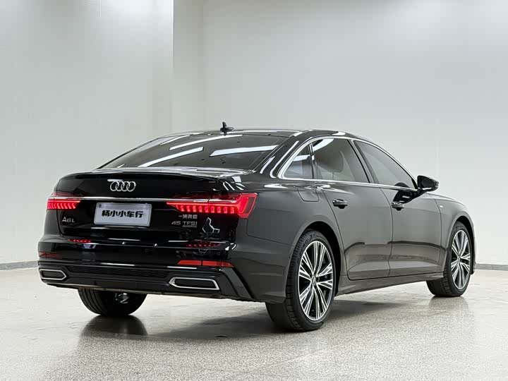 Фото 7 - Audi A6L