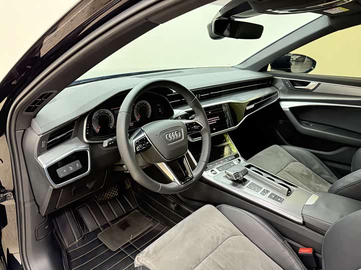 Фото 9 - Audi A6L