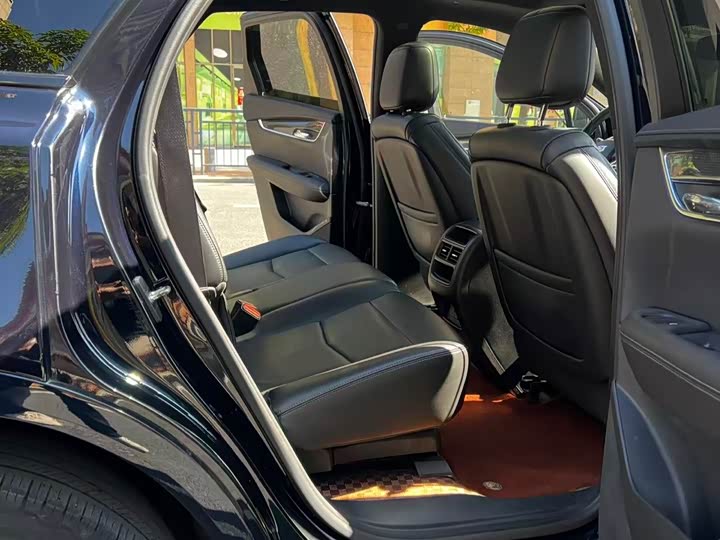 Фото 9 - Cadillac XT5