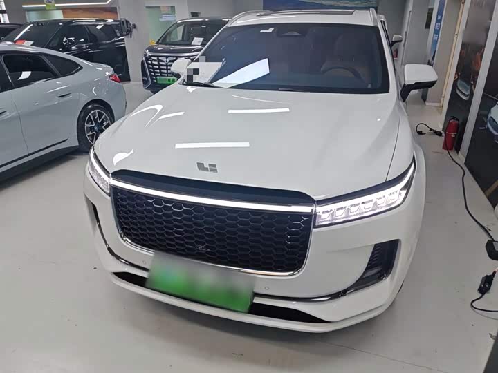 Фото 1 - LiXiang One