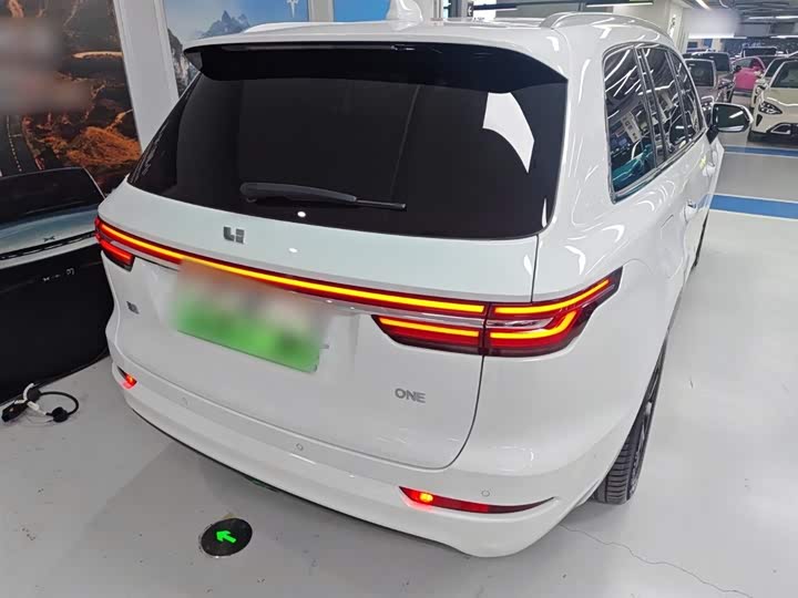 Фото 7 - LiXiang One