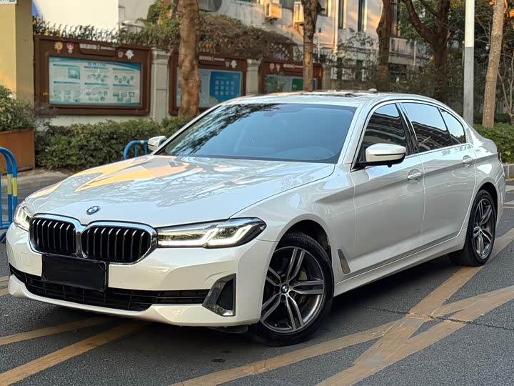 Фото 1 - BMW 5 Series