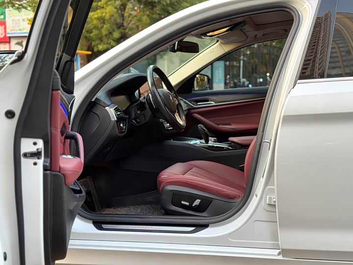 Фото 5 - BMW 5 Series