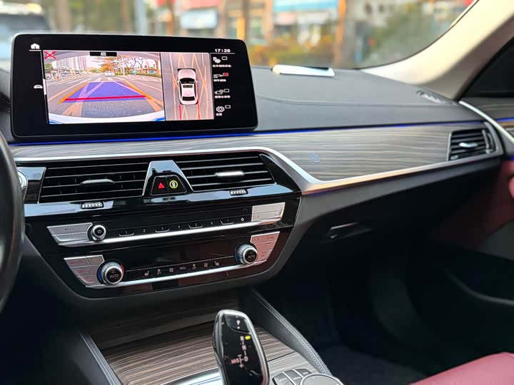 Фото 9 - BMW 5 Series