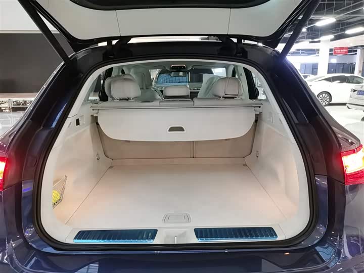 Фото 9 - Mercedes-Benz EQE SUV