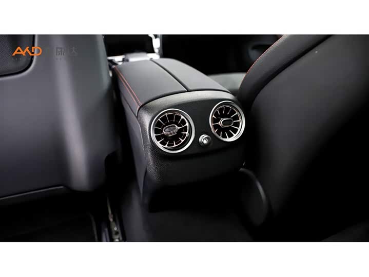 Фото 9 - Mercedes-Benz C-Class AMG