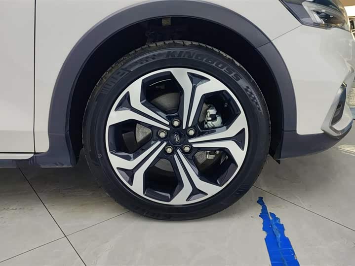 Фото 6 - Ford Focus