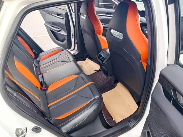 Фото 7 - Changan UNI-V