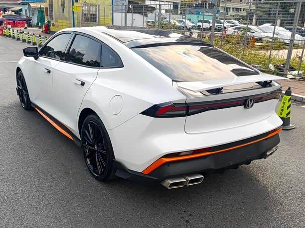 Фото 9 - Changan UNI-V