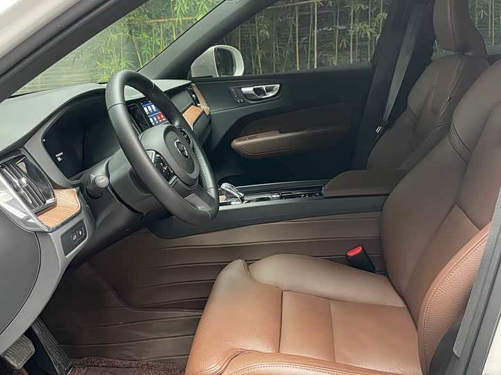 Фото 7 - Volvo XC60 Hybrid