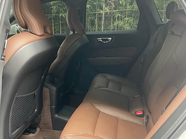 Фото 8 - Volvo XC60 Hybrid