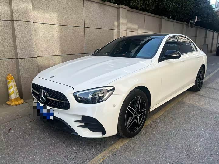 Фото 1 - Mercedes-Benz E-Class