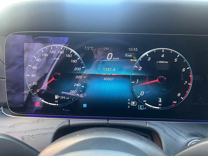 Фото 6 - Mercedes-Benz E-Class