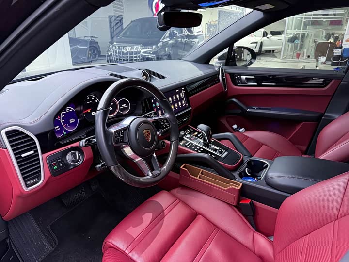 Фото 7 - Porsche Cayenne