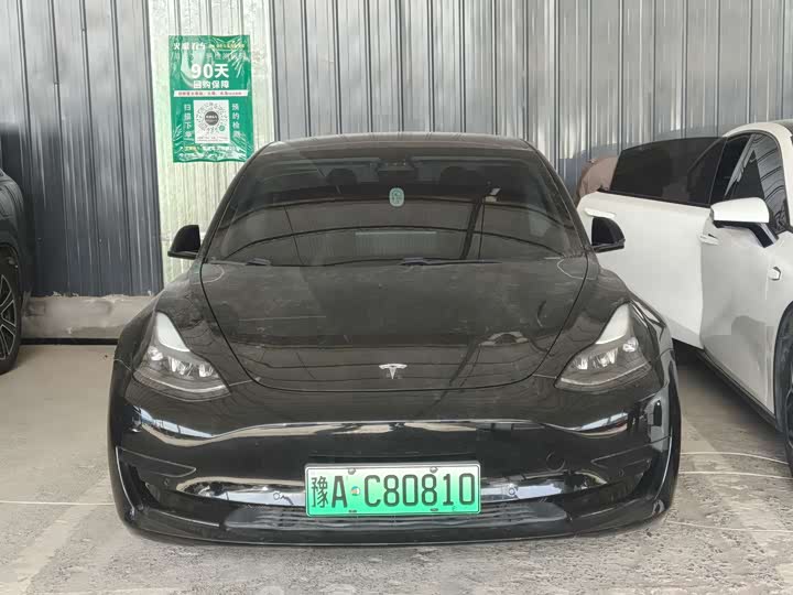 Фото 2 - Tesla Model 3