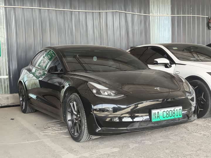 Фото 3 - Tesla Model 3