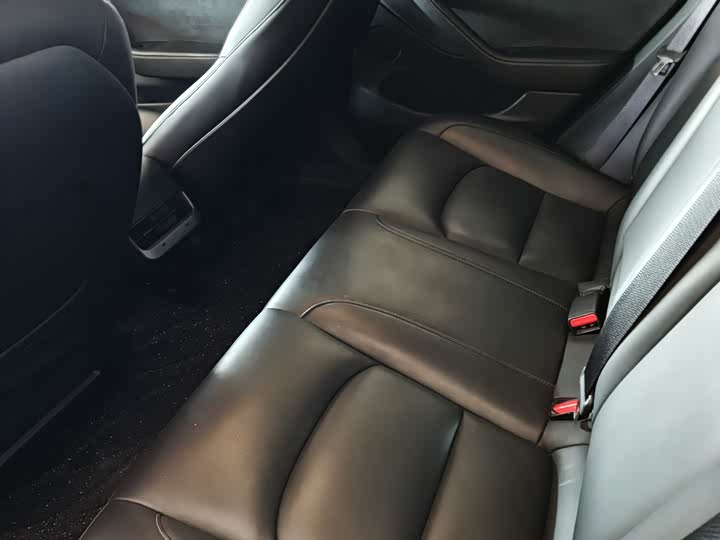 Фото 5 - Tesla Model 3