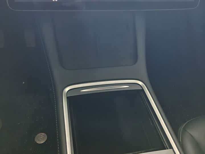 Фото 8 - Tesla Model 3