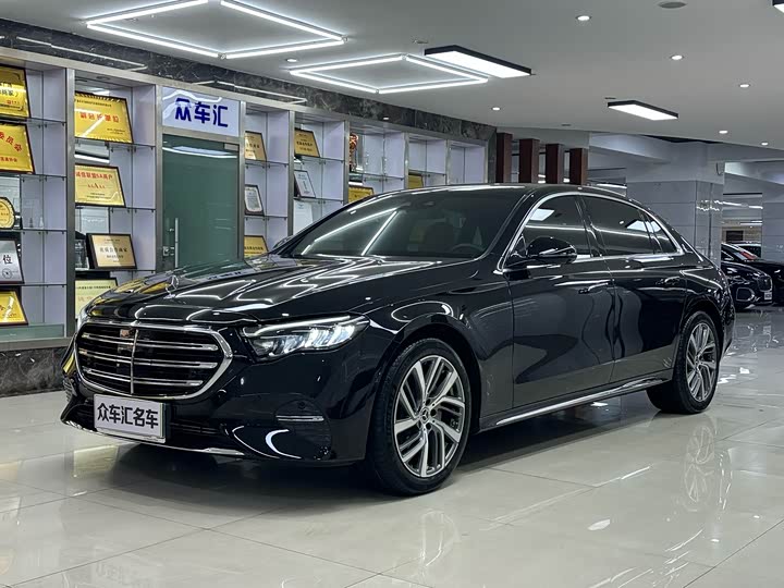 Фото 1 - Mercedes-Benz E-Class