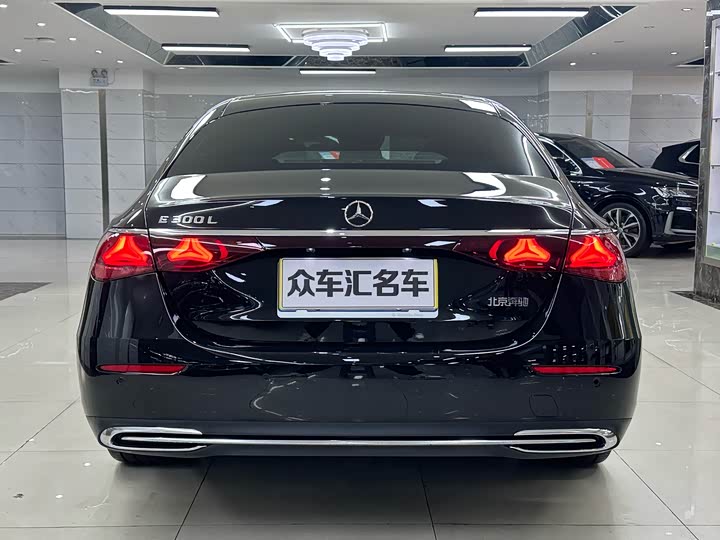 Фото 5 - Mercedes-Benz E-Class