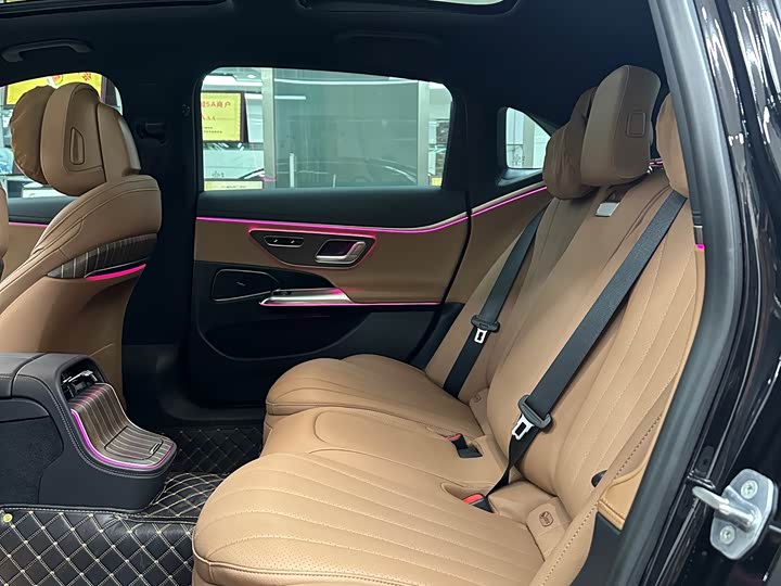 Фото 8 - Mercedes-Benz E-Class