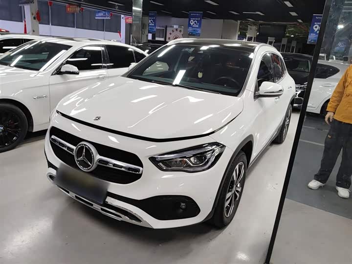 Фото 1 - Mercedes-Benz GLA-Class