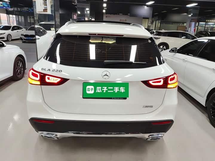 Фото 6 - Mercedes-Benz GLA-Class